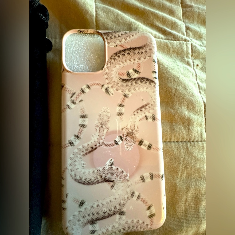 Burga blush/light pink snake detailed 11 pro max case with bag